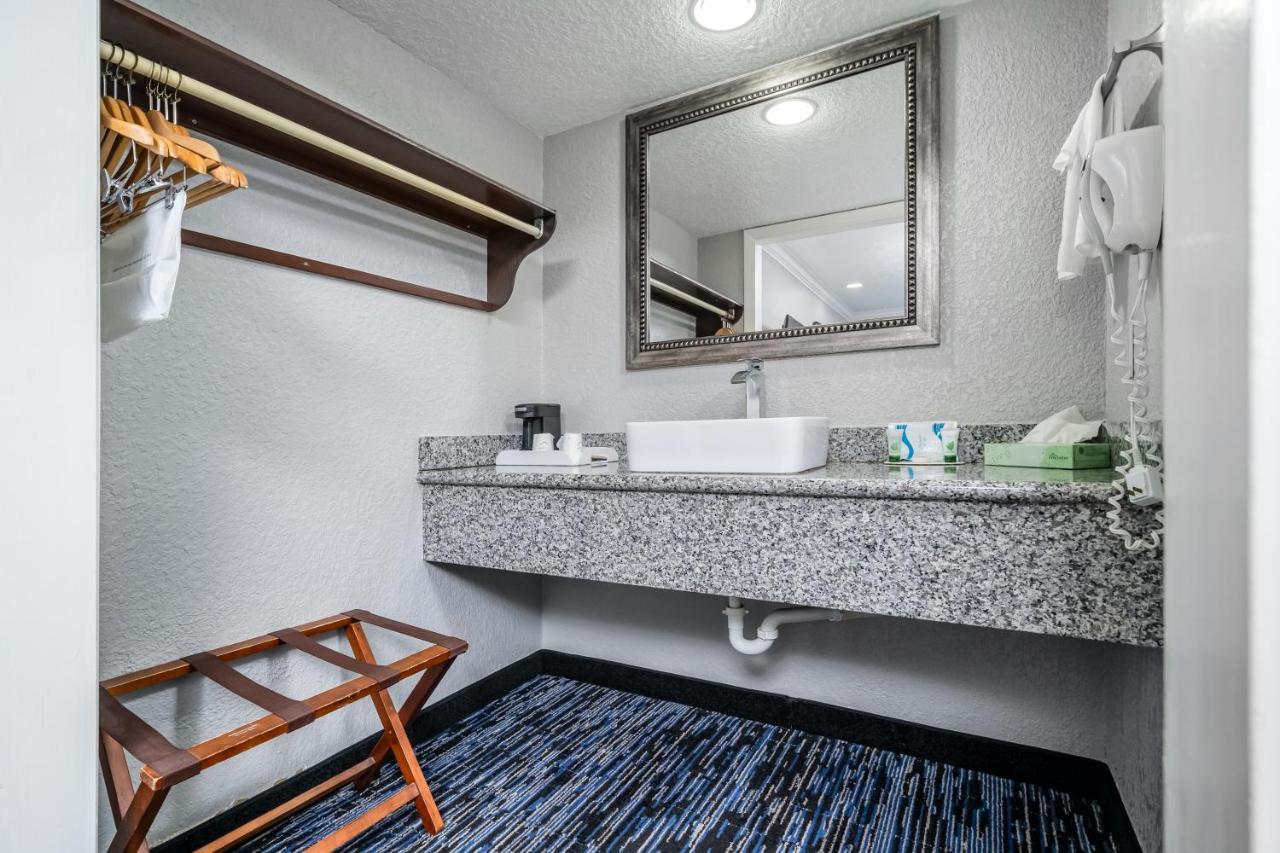Gatortown Inn Ґейнсвілл Екстер'єр фото